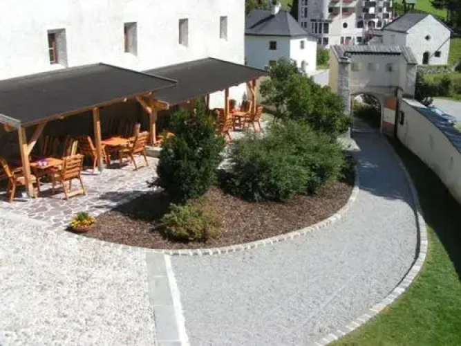 Schloss Naudersberg