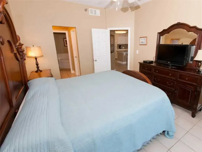 Lighthouse 1112 - 2 Br condo by RedAwning