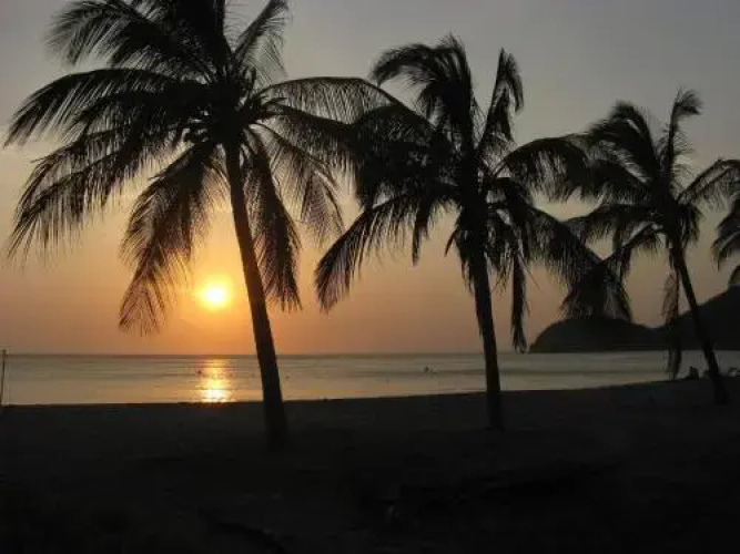 Playa Del Ritmo Beach Hostel & Bar
