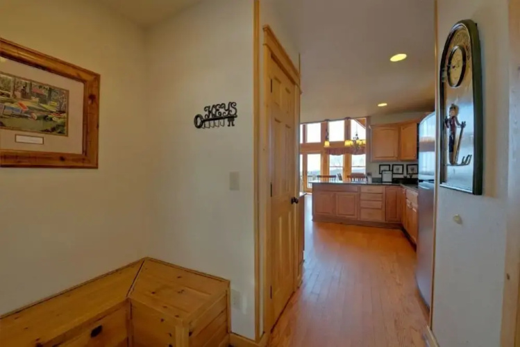 All Decked Out - 4 Br Cabin