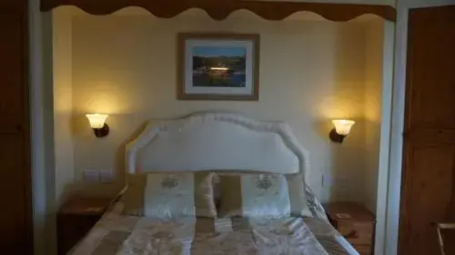Poplars Hotel