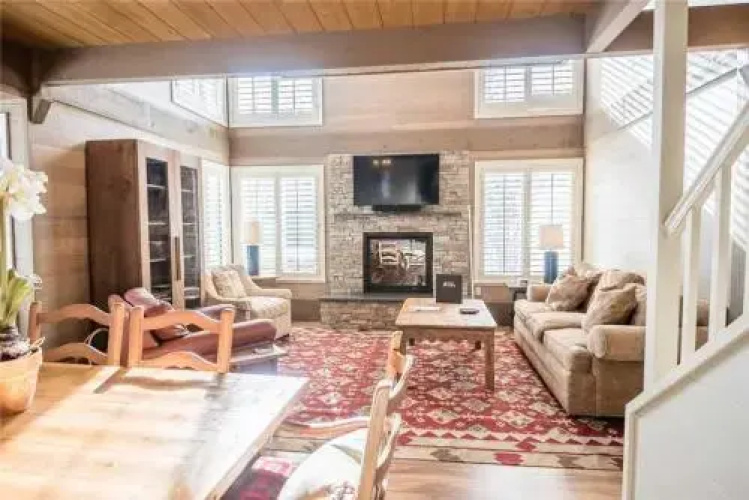 Dollar Meadows Condo 1368 by RedAwning