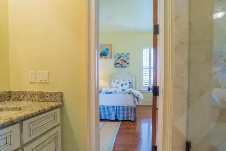 2216 Hwy 83S Eureka - Four Bedroom House