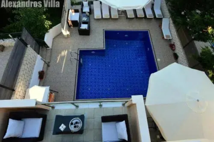Alexandros Villa