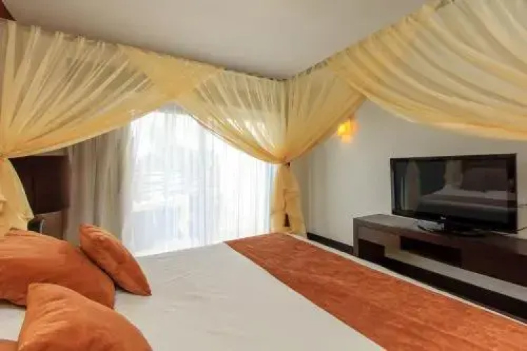 Aldea Thai 1110 Studio by RedAwning