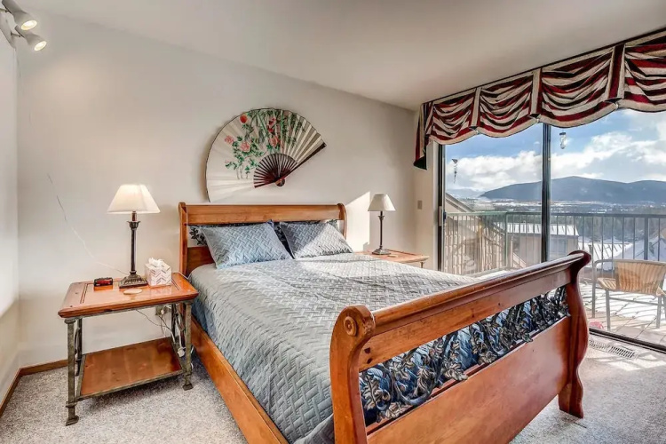 Lake Forest 304F