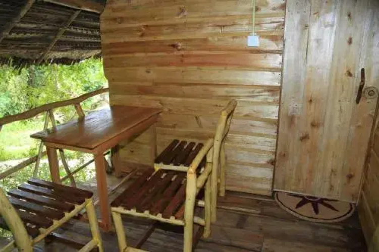 Kumbuk Tree House
