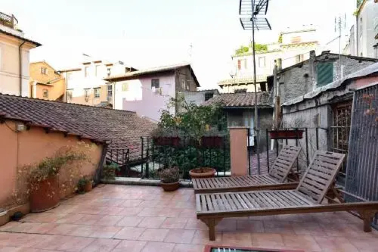 Monti Secret Garden Apartment