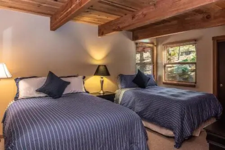 Basque Haus - 3 Br Home