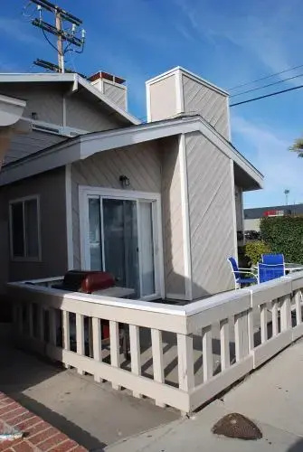 27th St B (68203) - 3 Br townhouse by RedAwning