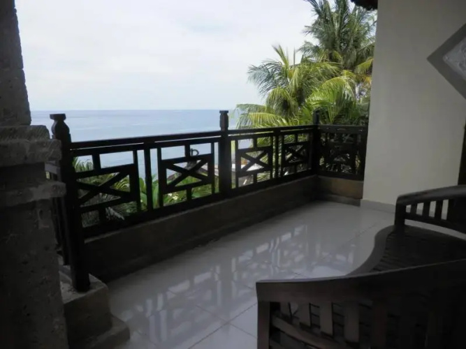 Sunshine Beach Bungalows and Restaurant