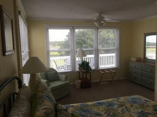 2 Views - 4 Br Home
