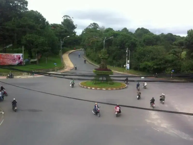 Nh Nghi Thin Hong