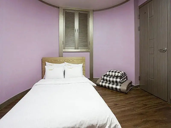 Apple farm stay
