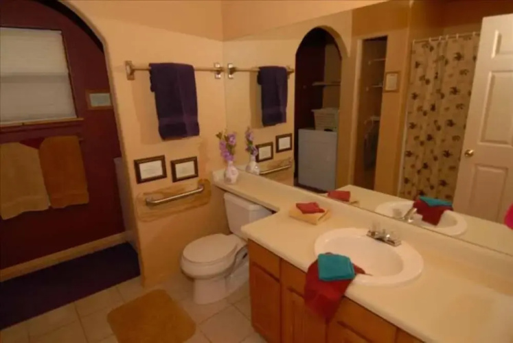 Wilderness Cabin on the Canyon