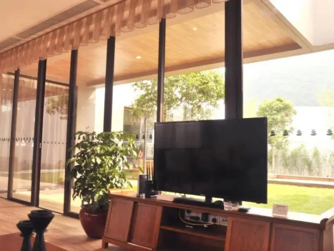 Elite Aqua Hot Spring Villa Hotel