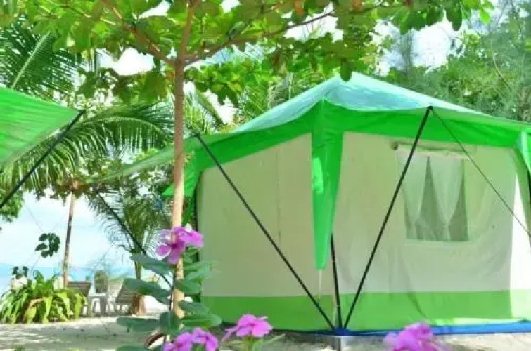 Koh Ngai Camping Restaurant