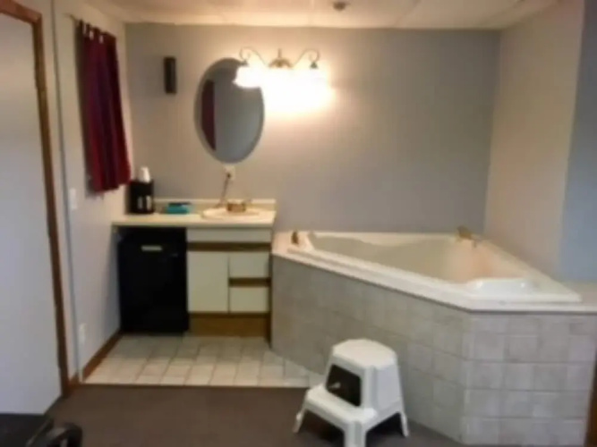 Hickory Shades Motel