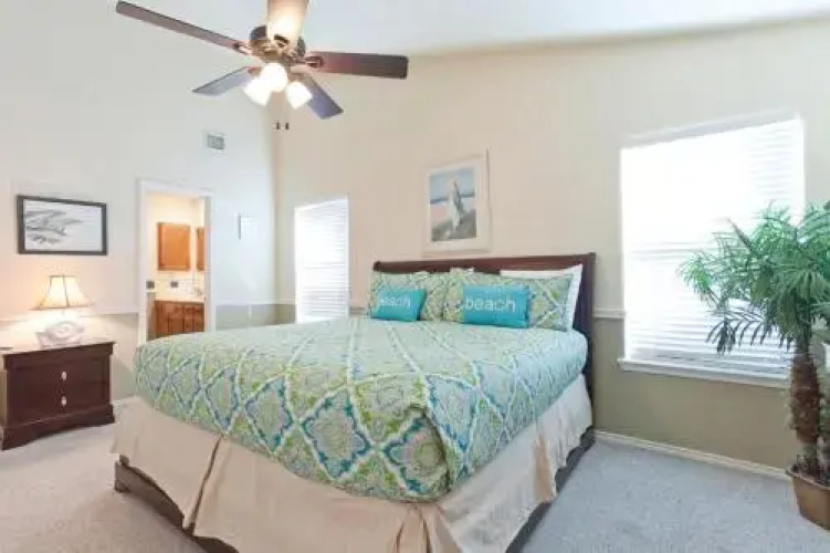 121 E. Bahama