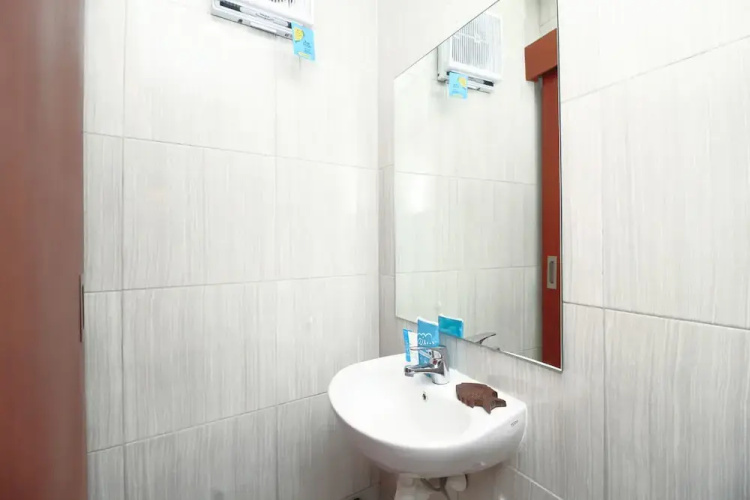 Airy Sanur Sekar Waru 18 Bali