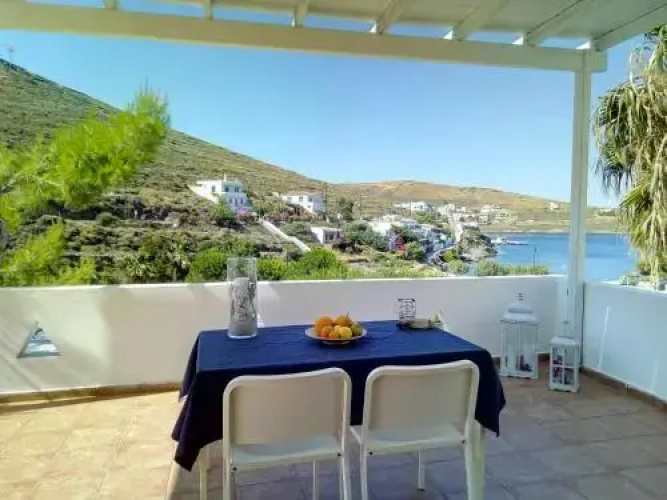 En Lefko Kythnos