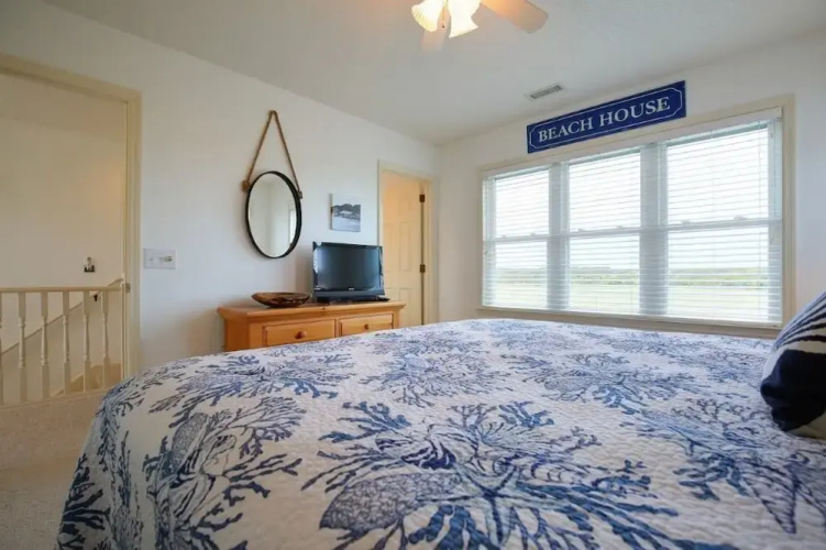 Libby's Lookout 4 Bedroom Home by RedAwning