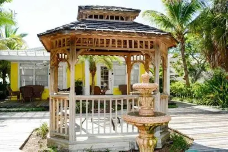 Four Beach Lovers All Units by RedAwning