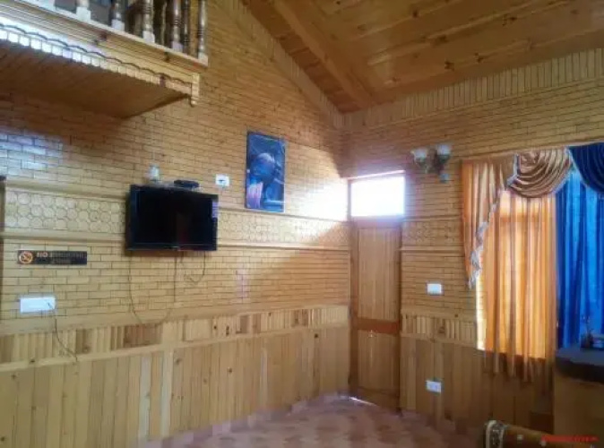 Peak And Snow Cottage