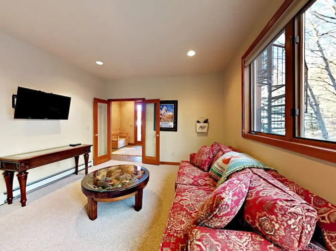 1874A Glacier Court Chalet