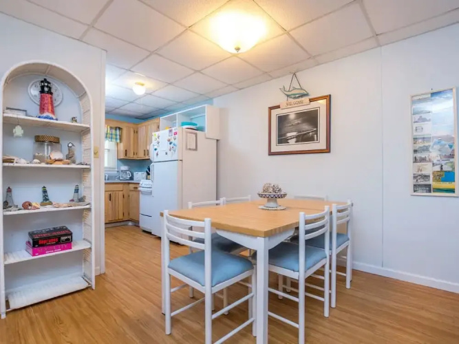 46th St Windjammer 302 1Br Condo