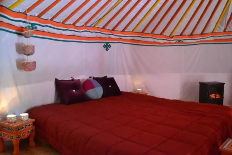 Camping Domaine Provencal - Yourtes