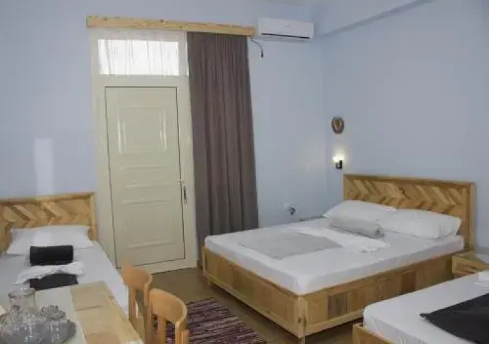 Dena Guesthouse & Art