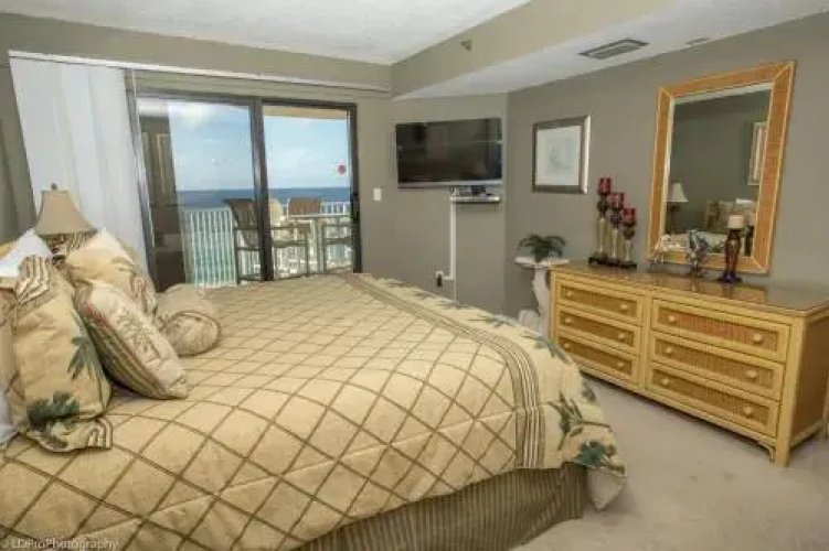 Inlet Reef 502 2 Bedroom Condo by RedAwning