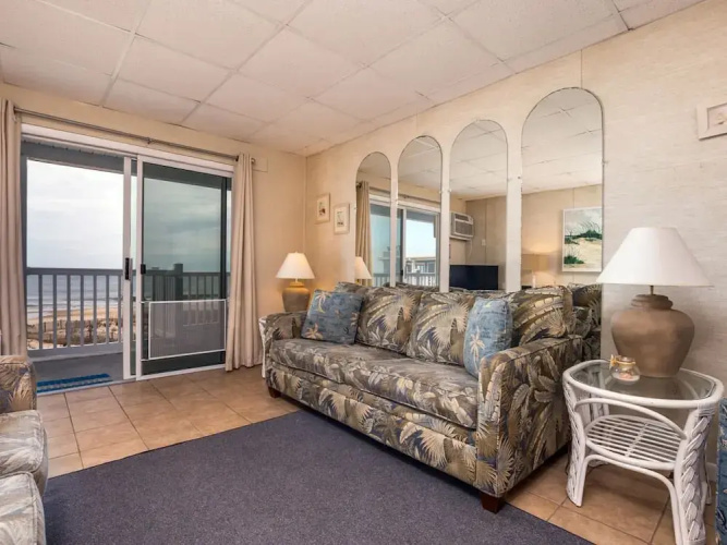46th St Windjammer 308 1Br Condo