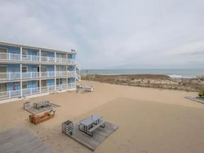 46th St Windjammer 309 1Br Condo