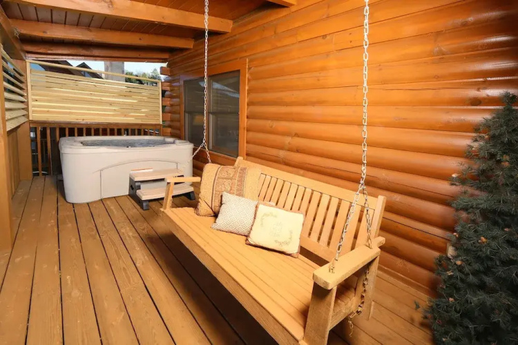 Bear Heaven 2 Br cabin by RedAwning