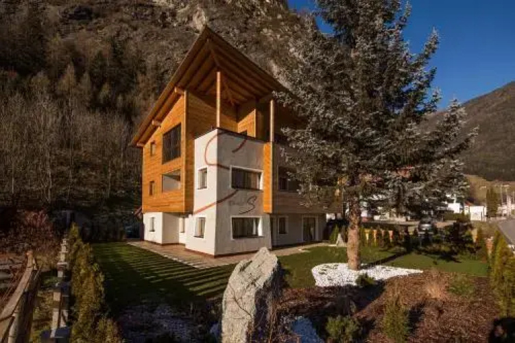Chalet S