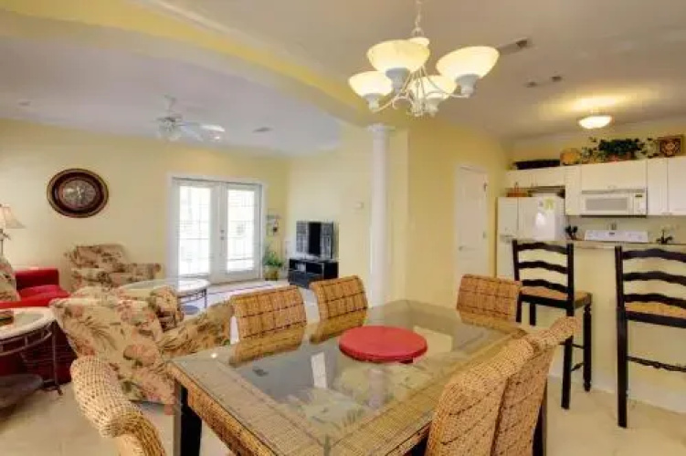 Cozy Hideaway 22C