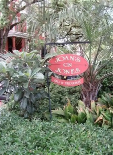 Joan's on Jones Bed & Breakfast