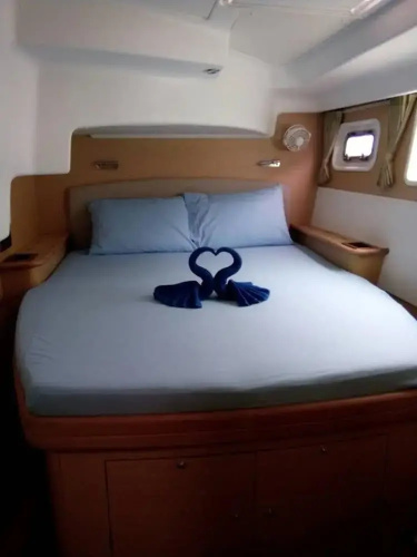 Discover Catamaran Phuket - LAGOON440