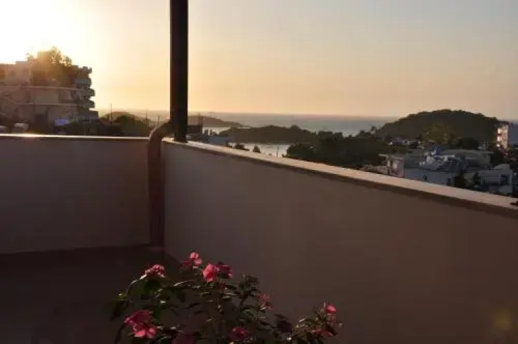 Villa White