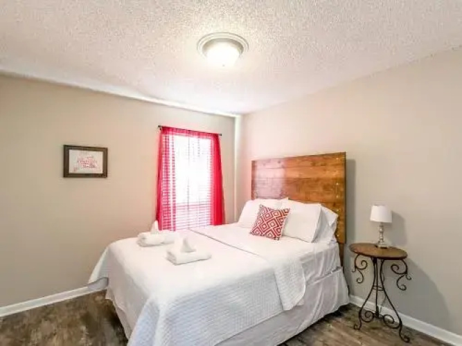 Riverside West Nashville Condo by RedAwning