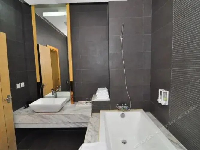 Ningbo Elegance Hotel