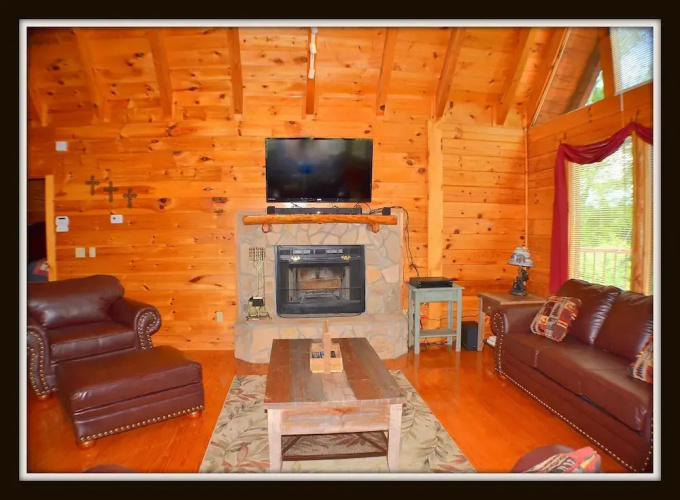 Steele Away 3 Bedroom Cabin by RedAwning