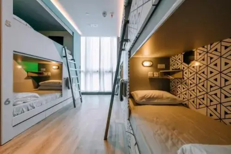 Mojo Nomad Central - Community - Hostel