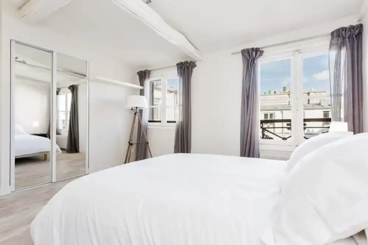 Penthouse Apartment - Champs Elysées