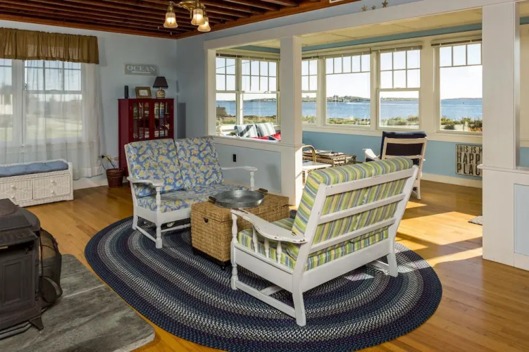 Coastal Ocean Point House by RedAwning