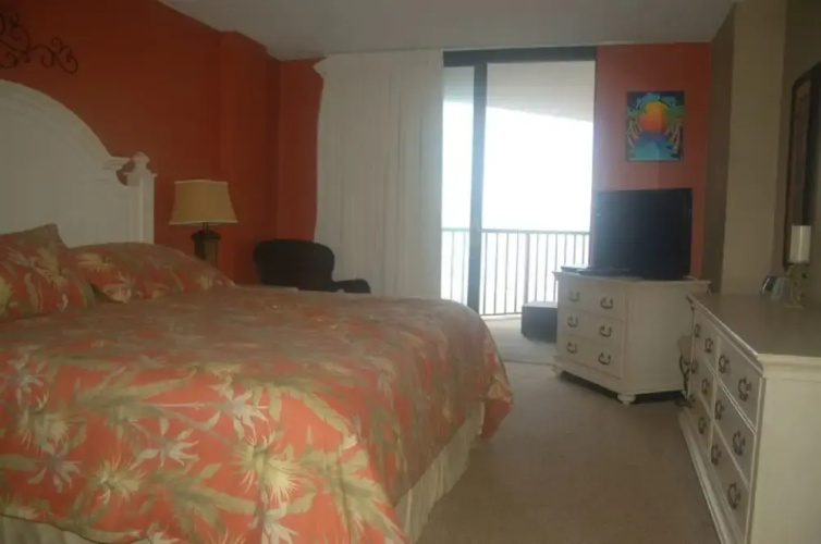 Crescent Sands CB, Unit 4-F - 3 Br Condo
