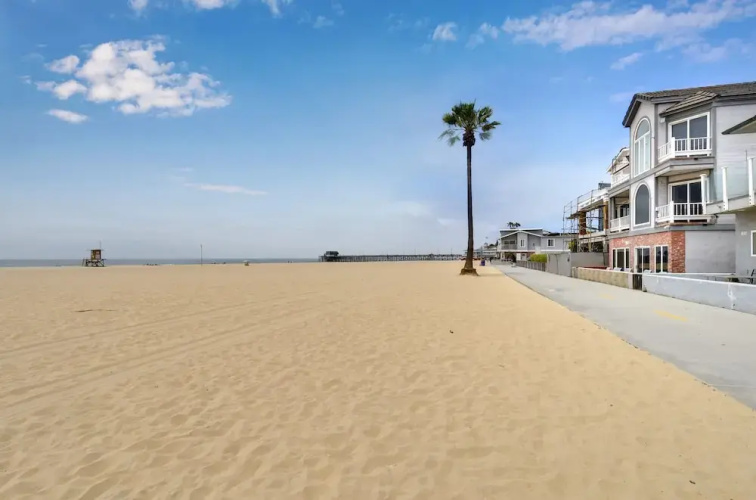 W Ocean Front 68263 by RedAwning