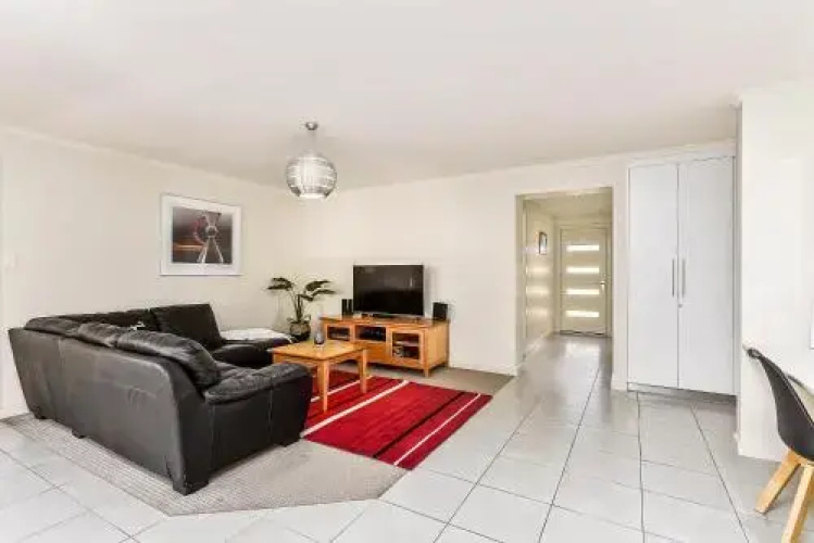 Fringe Apartments